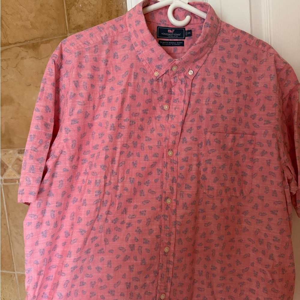 Vineyard Vines Coral Pink Short-Sleeve Button-Down Shirt with Leaf Print